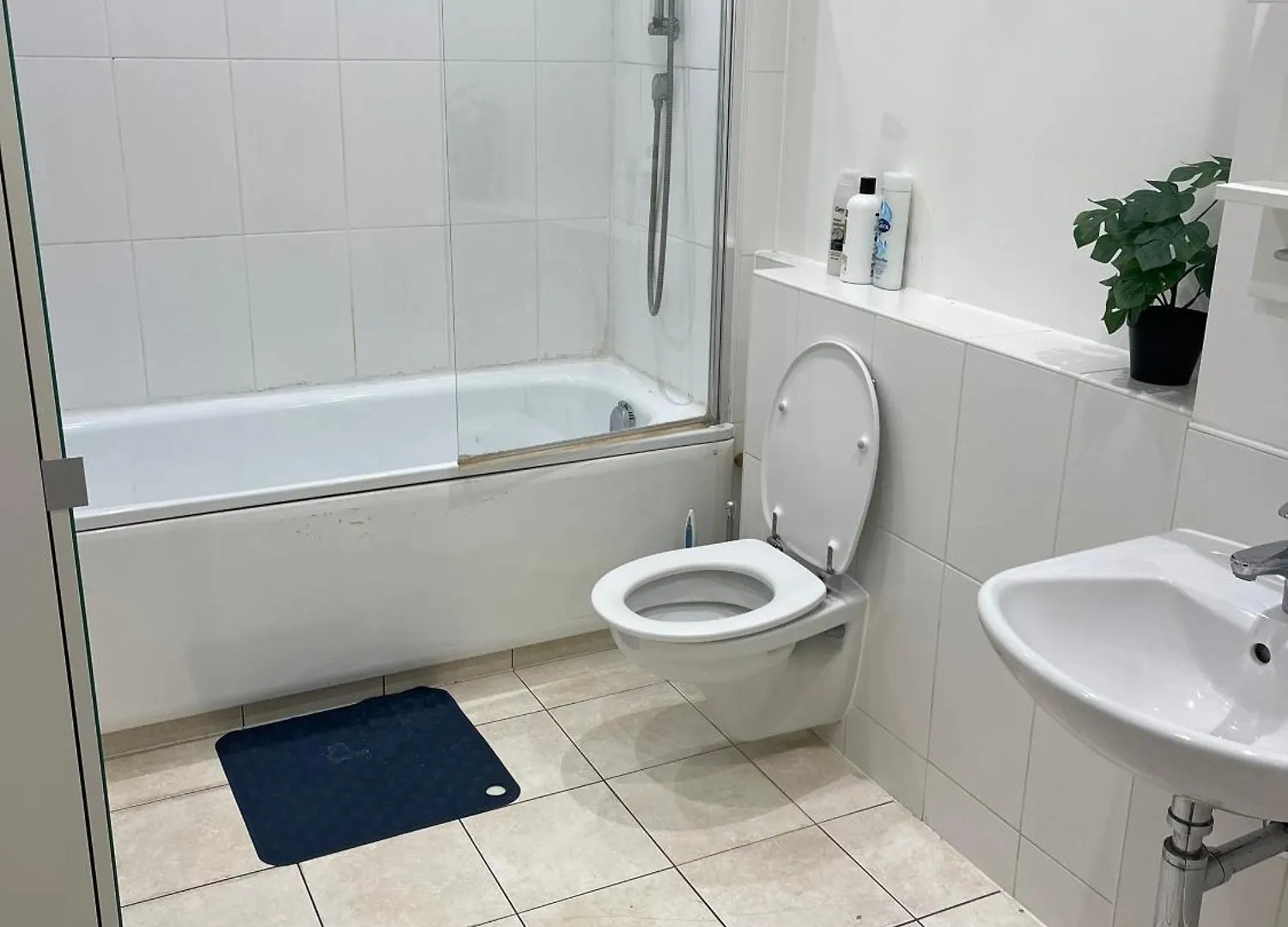 Modern Patio Flat Close To Tower Bridge London Apartment