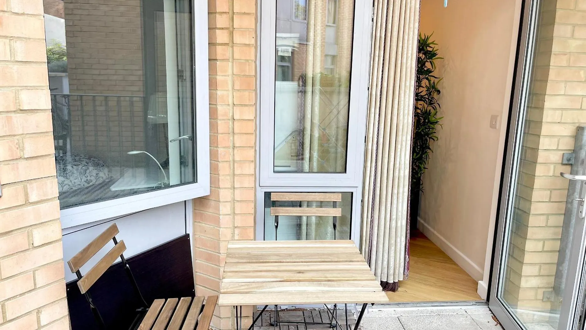 Modern Patio Flat Close To Tower Bridge London Apartment