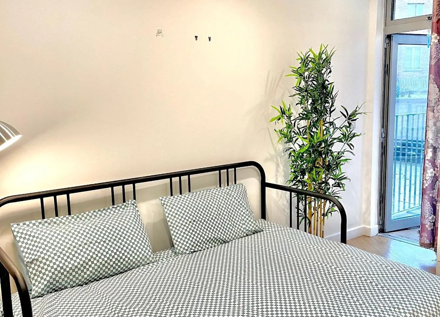 Modern Patio Flat Close To Tower Bridge London