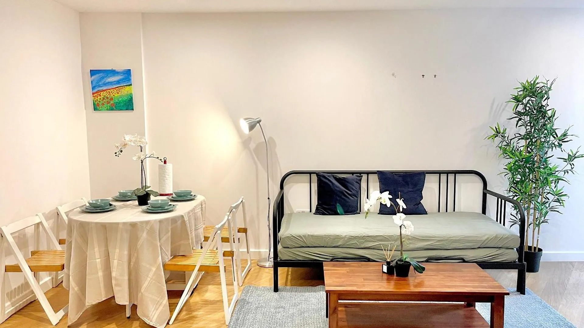 Modern Patio Flat Close To Tower Bridge location